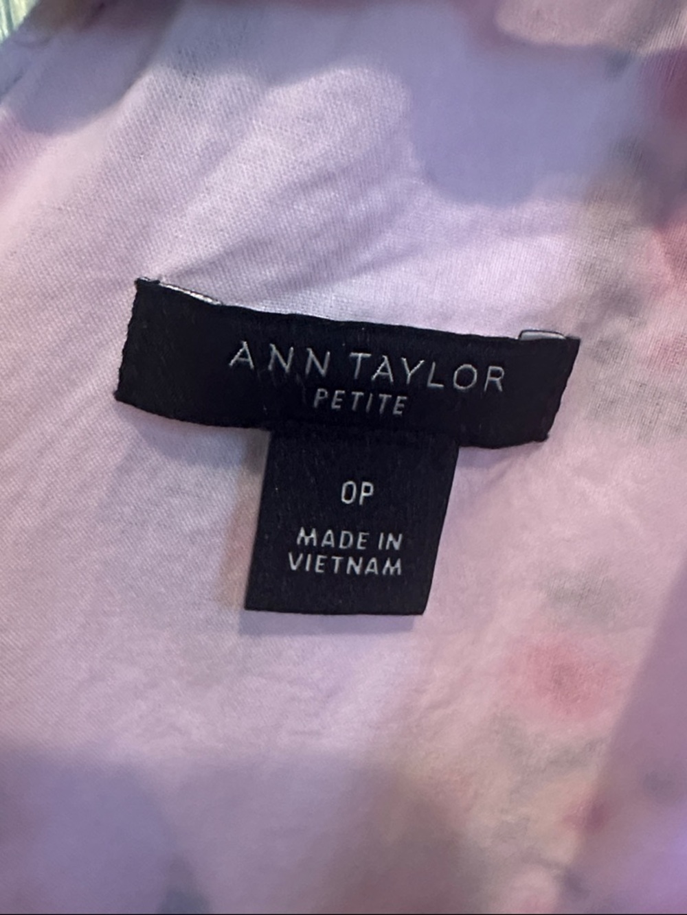 Ann Taylor Pink Floral Print Tie-Waist Sheath Dress. Size 0P - Picture 7 of 7